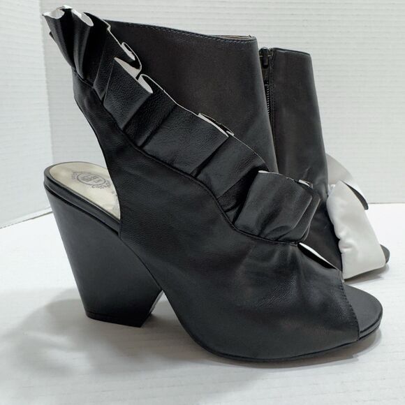 Jeffrey Campbell Sz 7 Black White Ruffle Boot Heel Boho Ankle Peep Toe Bootie - Picture 11 of 16